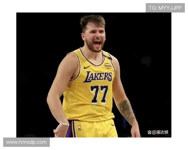 东契奇逐渐信任队友不再依赖个人得分展现团队精神